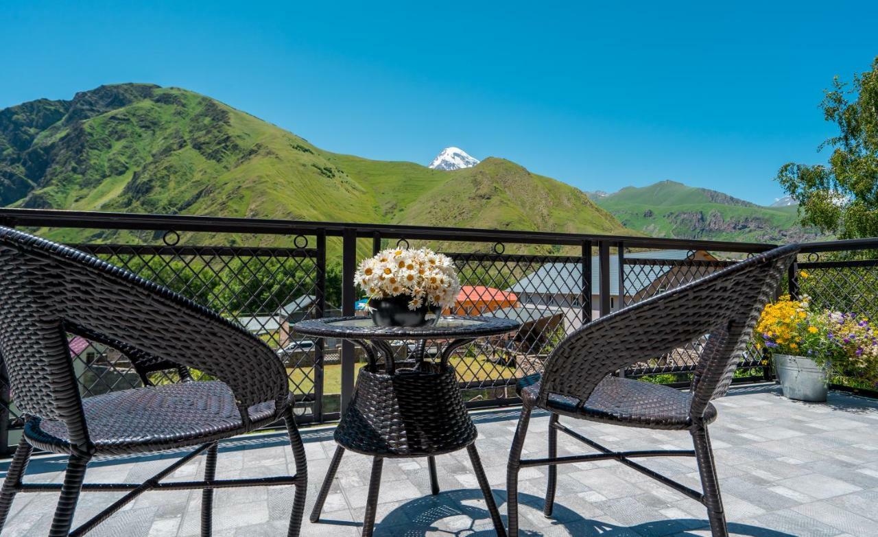 Travel Inn Kazbegi エクステリア 写真
