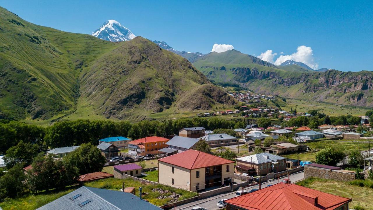 Travel Inn Kazbegi エクステリア 写真