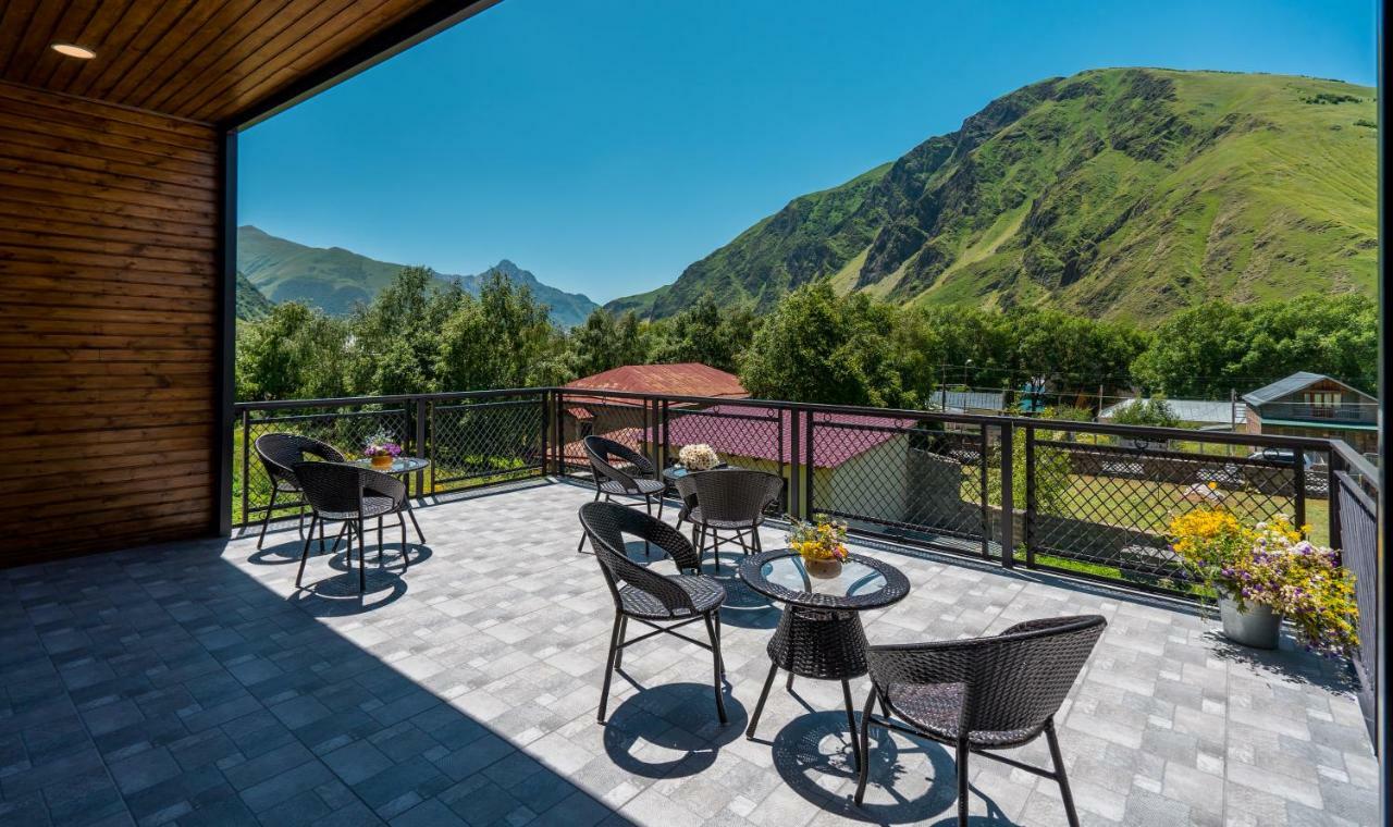 Travel Inn Kazbegi エクステリア 写真